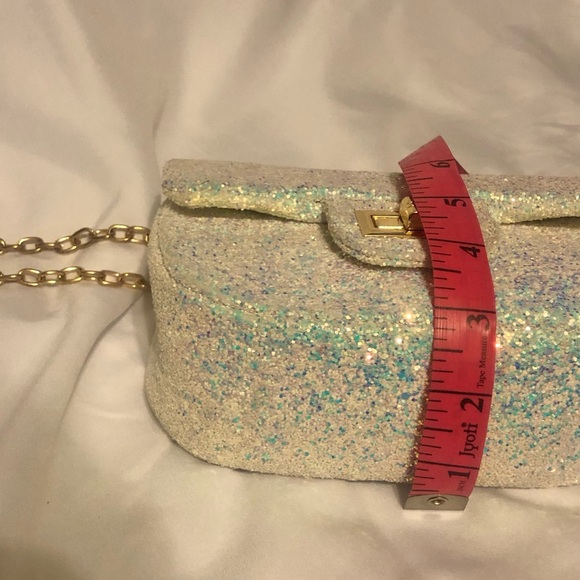 Crossbody - Picture 4 of 14